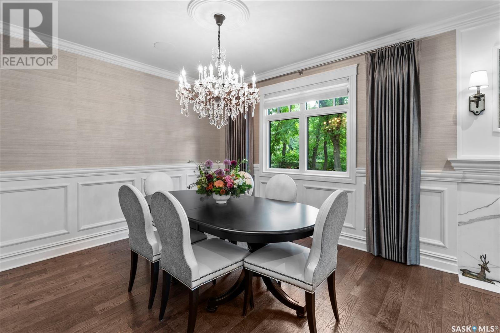 334 Saskatchewan Crescent W, Saskatoon, SK - Indoor Photo Showing Dining Room