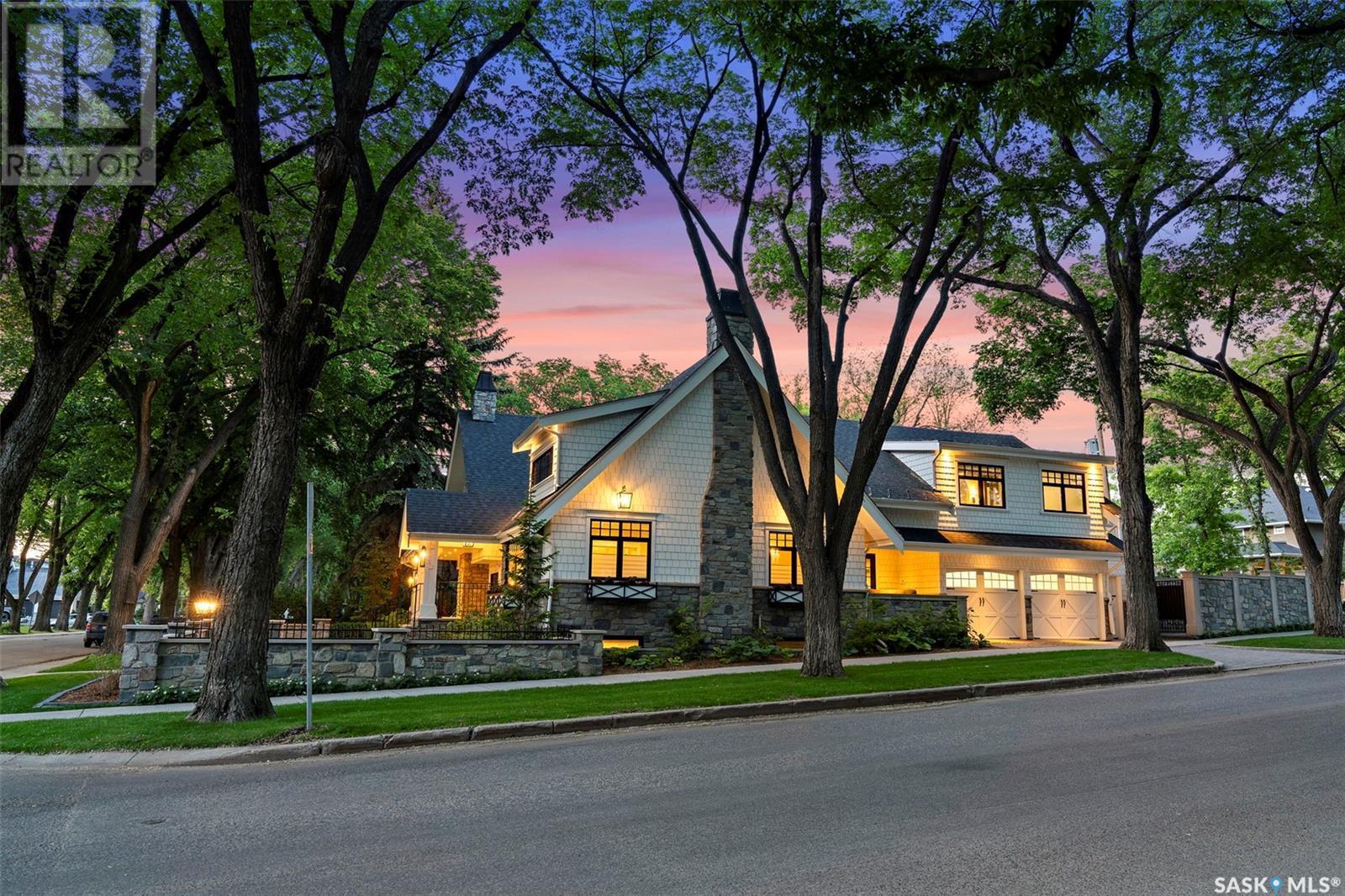 334 Saskatchewan Crescent W, Saskatoon, SK - Outdoor With Facade