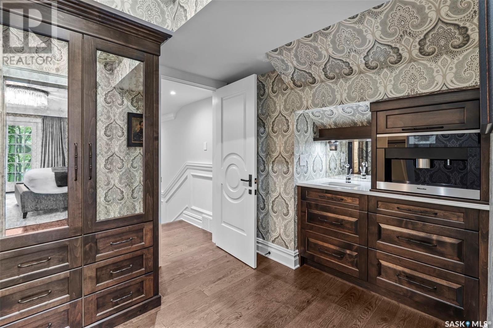 334 Saskatchewan Crescent W, Saskatoon, SK - Indoor Photo Showing Other Room