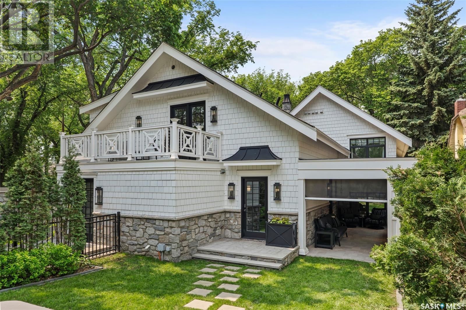 334 Saskatchewan Crescent W, Saskatoon, SK - Outdoor