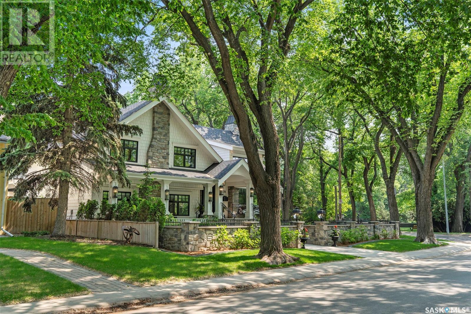 334 Saskatchewan Crescent W, Saskatoon, SK - Outdoor