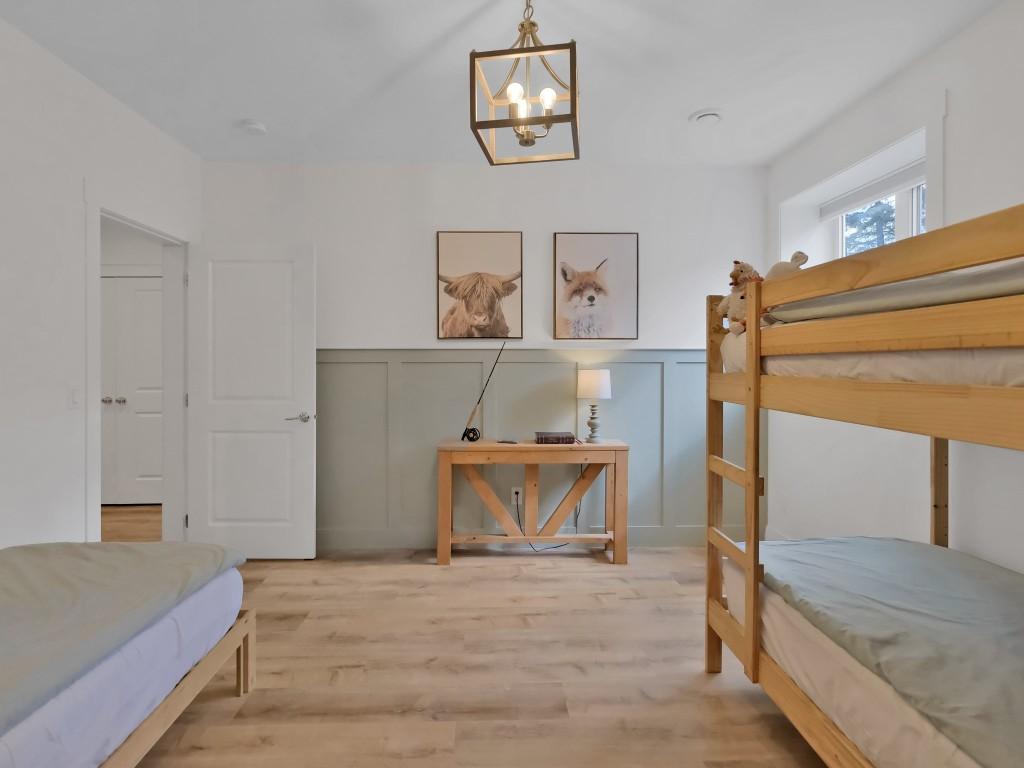 10290 Columbia Way, Vernon, BC - Indoor Photo Showing Bedroom