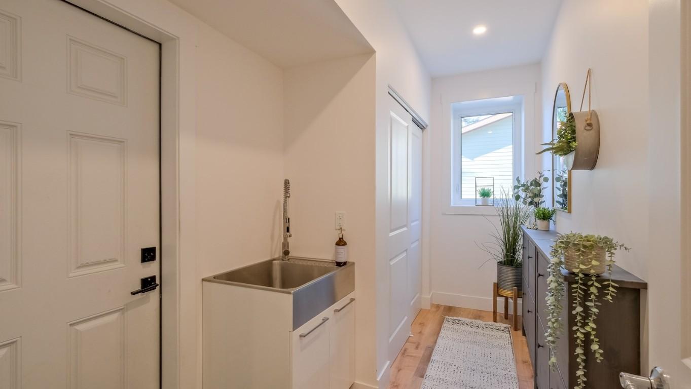 10290 Columbia Way, Vernon, BC - Indoor Photo Showing Other Room