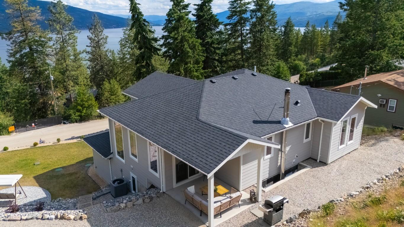10290 Columbia Way, Vernon, BC - Outdoor With Deck Patio Veranda