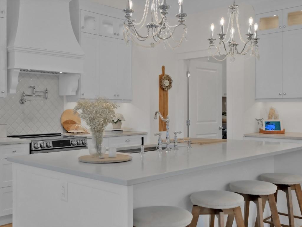10290 Columbia Way, Vernon, BC - Indoor Photo Showing Kitchen