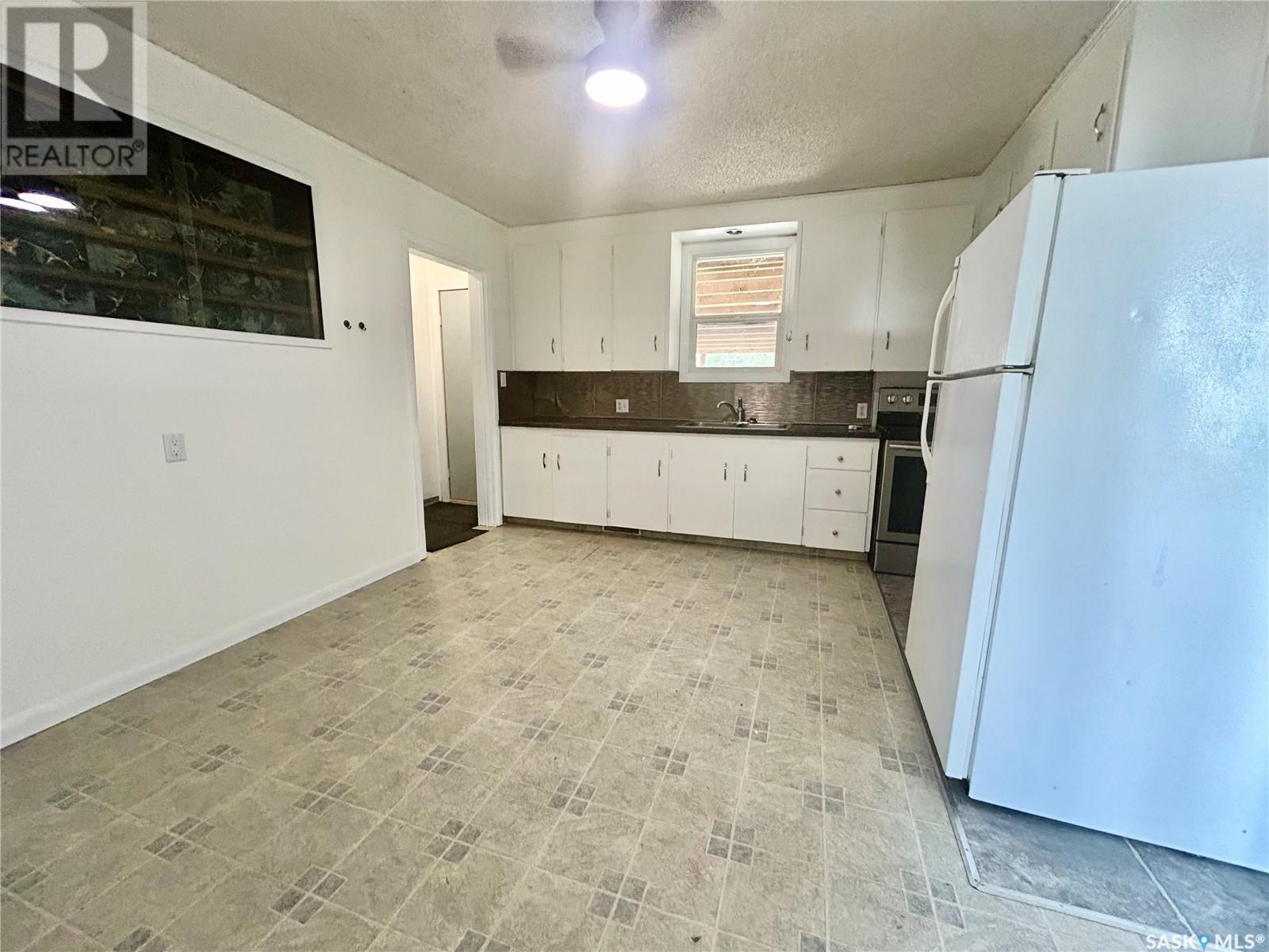 209 4Th Avenue E, Coleville, SK - Indoor Photo Showing Other Room