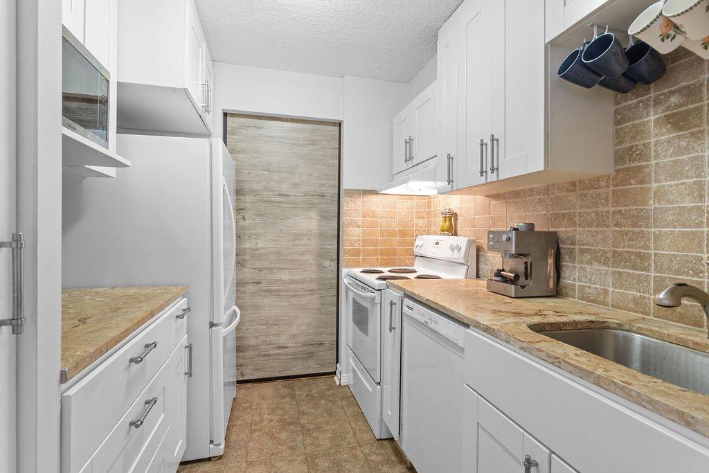 Cuisine - 1103-2555 Av. Du Havre-Des-Îles, Laval (Chomedey), QC - Indoor Photo Showing Kitchen