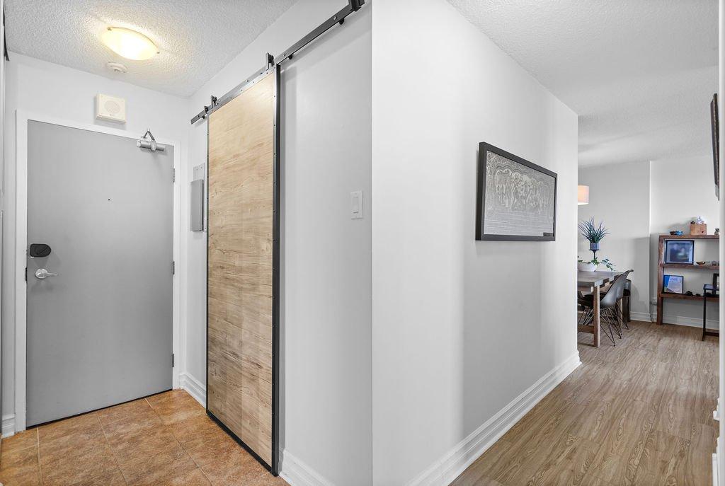 Hall d'entrée/Vestibule - 1103-2555 Av. Du Havre-Des-Îles, Laval (Chomedey), QC - Indoor Photo Showing Other Room