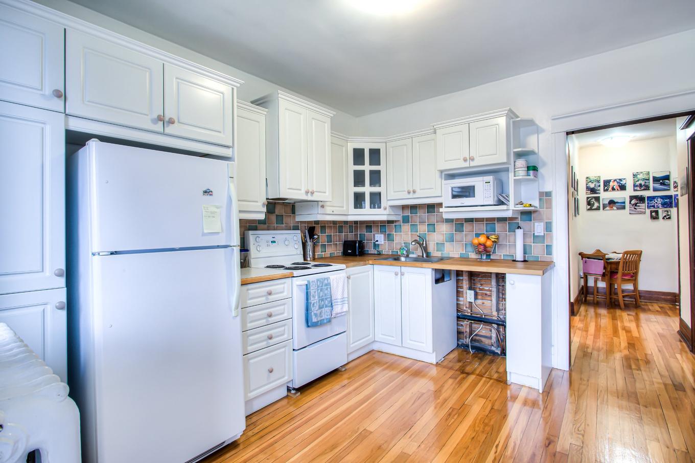 Kitchen - 15 Av. Dobie, Mont-Royal, QC - Indoor Photo Showing Kitchen