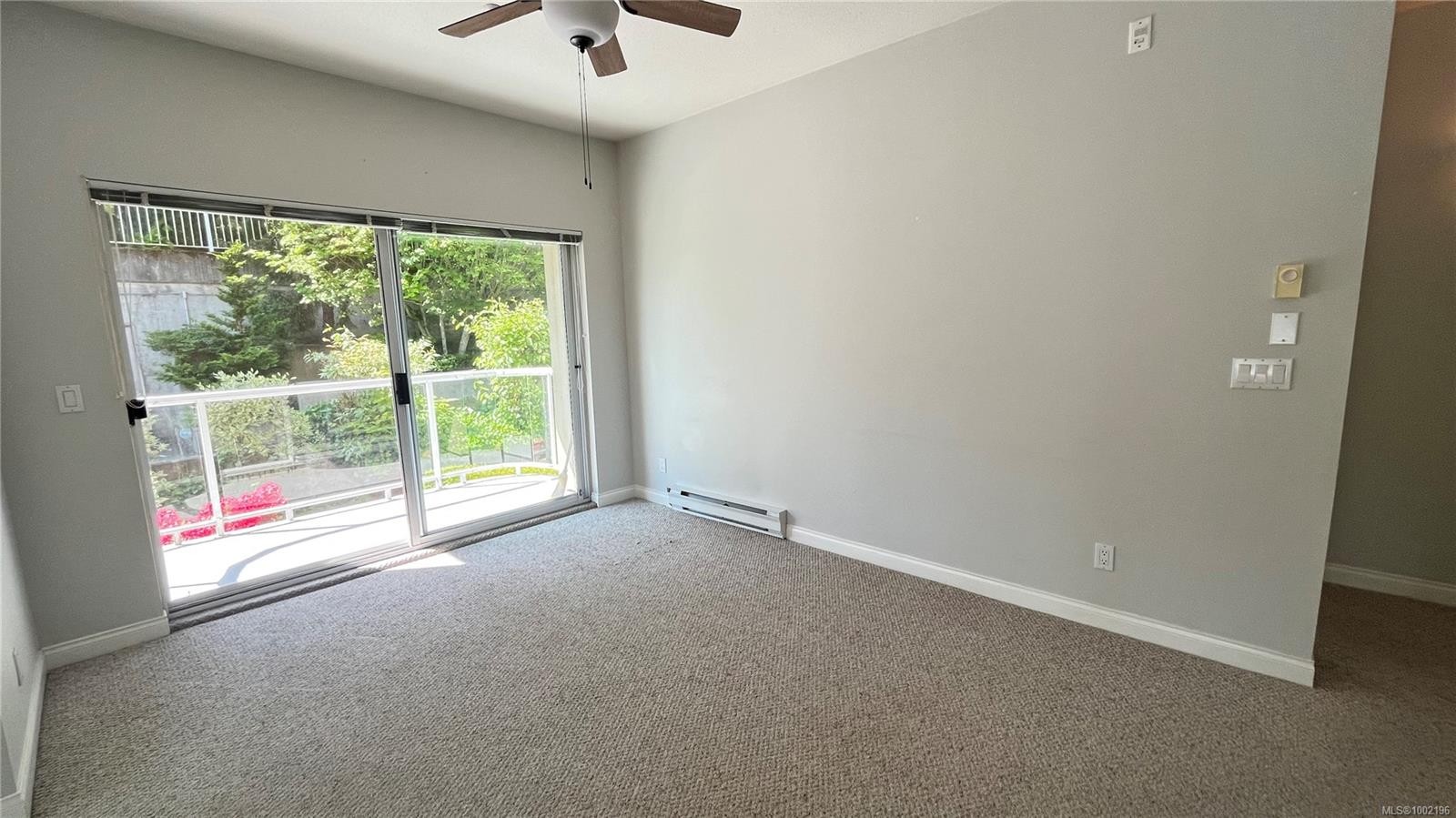 201-566 Stewart Ave, Nanaimo, BC - Indoor Photo Showing Other Room