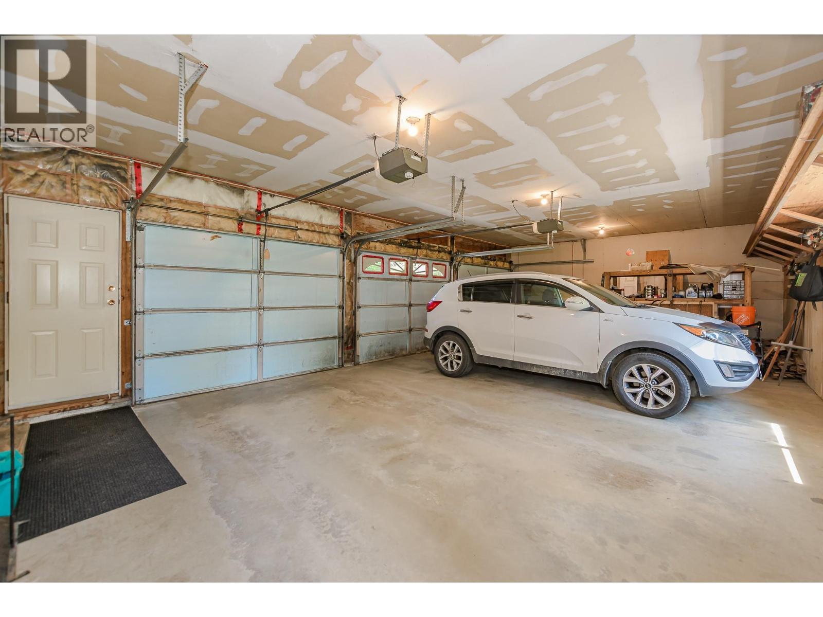 4340 Sederberg Road, Malakwa, BC - Indoor Photo Showing Garage