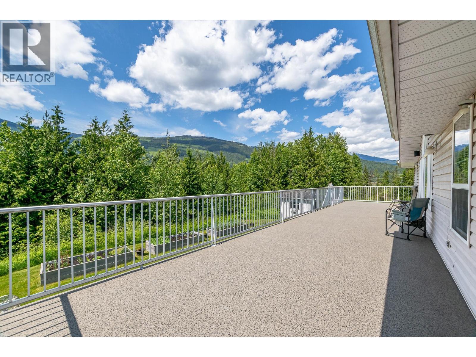 4340 Sederberg Road, Malakwa, BC - Outdoor