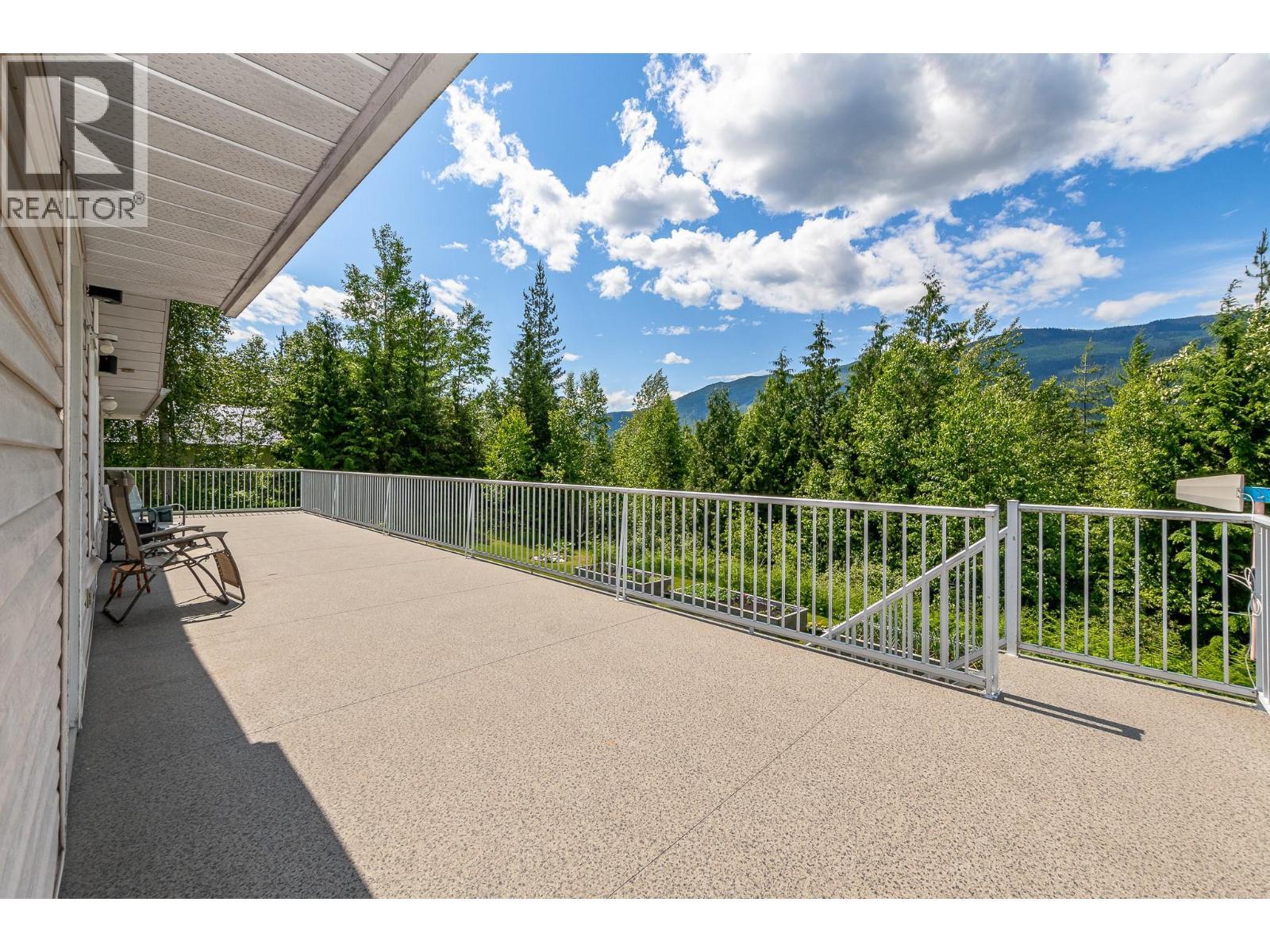 4340 Sederberg Road, Malakwa, BC - Outdoor