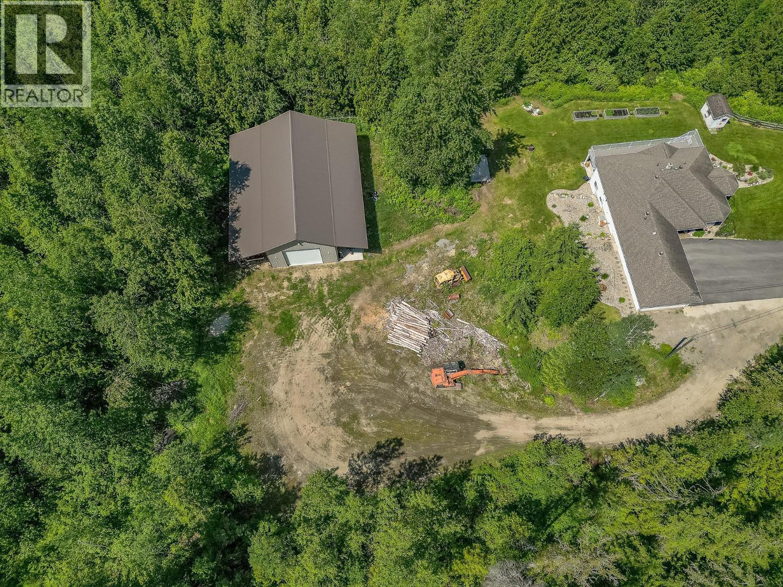 4340 Sederberg Road, Malakwa, BC - Outdoor