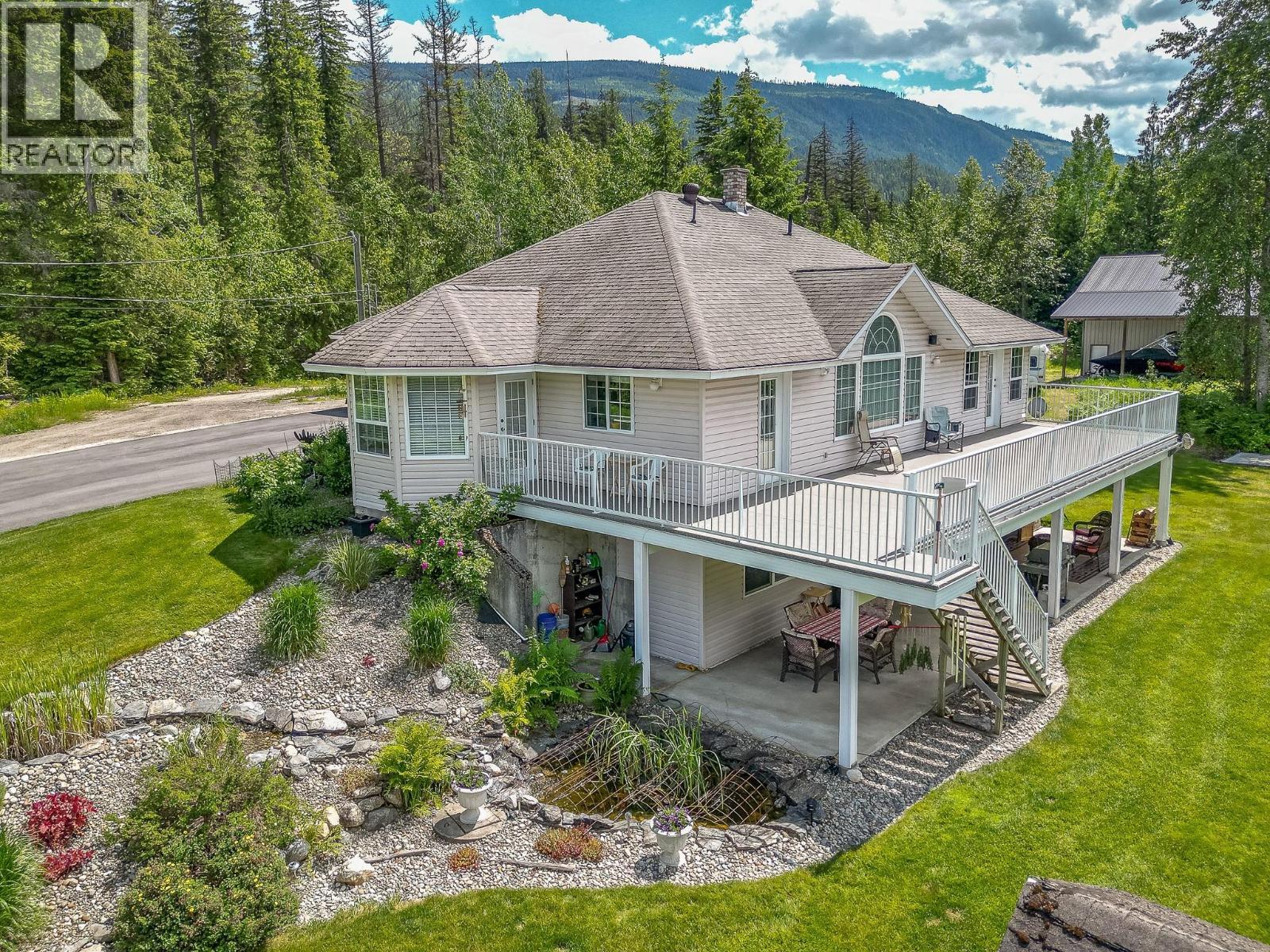 4340 Sederberg Road, Malakwa, BC - Outdoor With Deck Patio Veranda