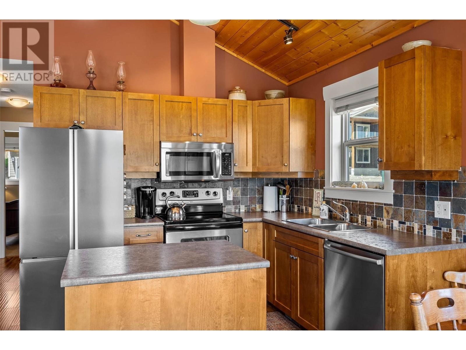 2633 Squilax Anglemont Road Unit# 198, Lee Creek, BC - Indoor Photo Showing Kitchen With Double Sink