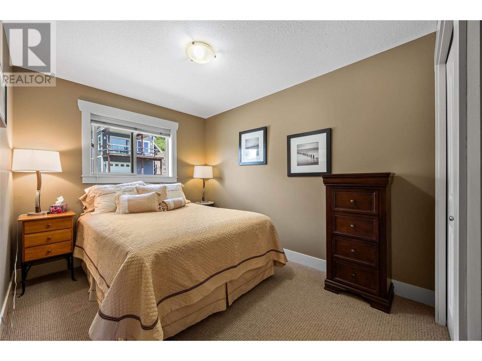2633 Squilax Anglemont Road Unit# 198, Lee Creek, BC - Indoor Photo Showing Bedroom