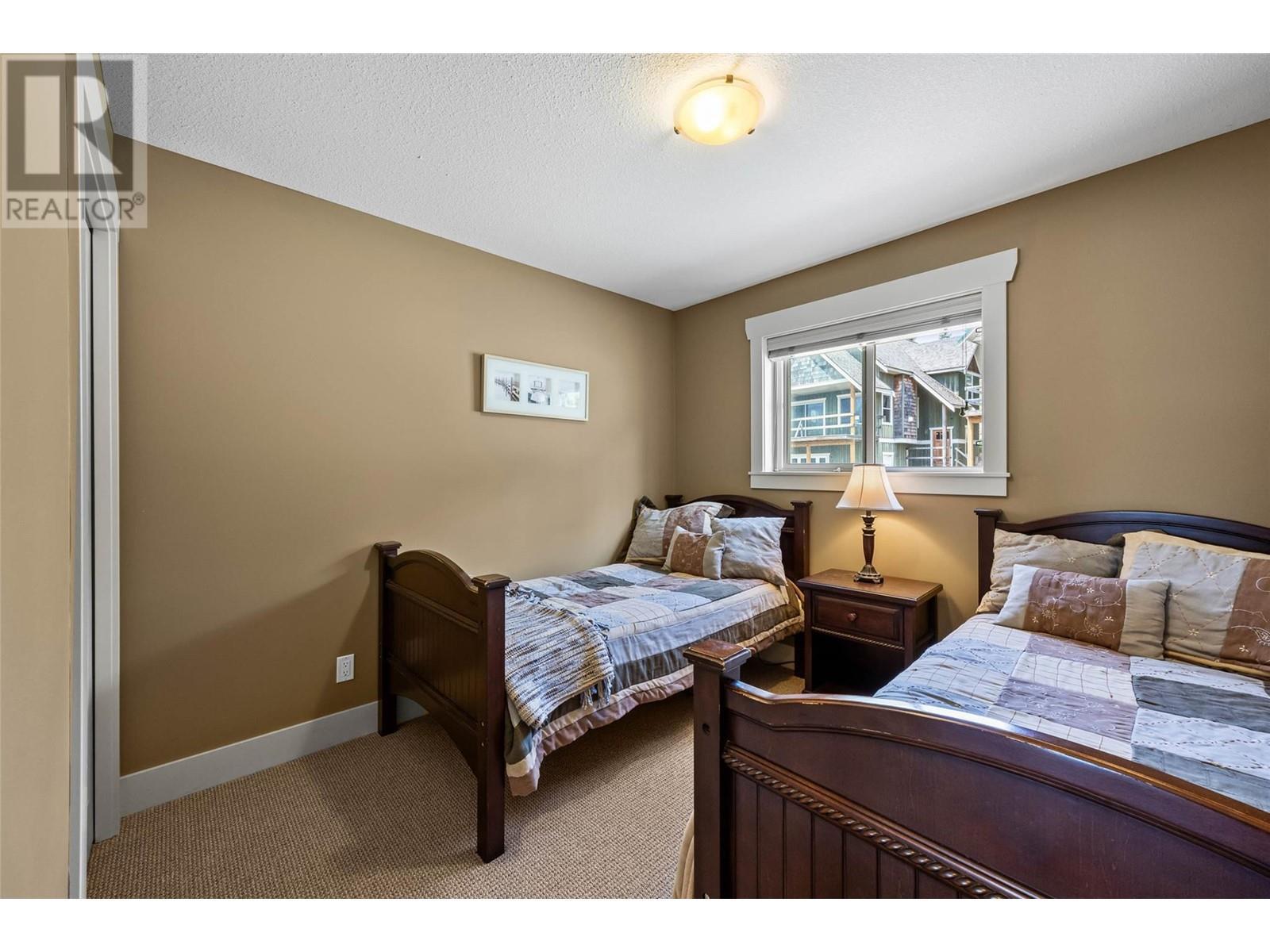 2633 Squilax Anglemont Road Unit# 198, Lee Creek, BC - Indoor Photo Showing Bedroom