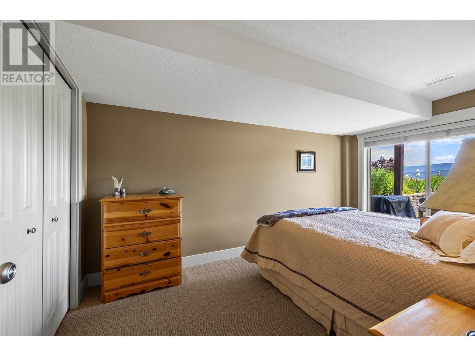 2633 Squilax Anglemont Road Unit# 198, Lee Creek, BC - Indoor Photo Showing Bedroom
