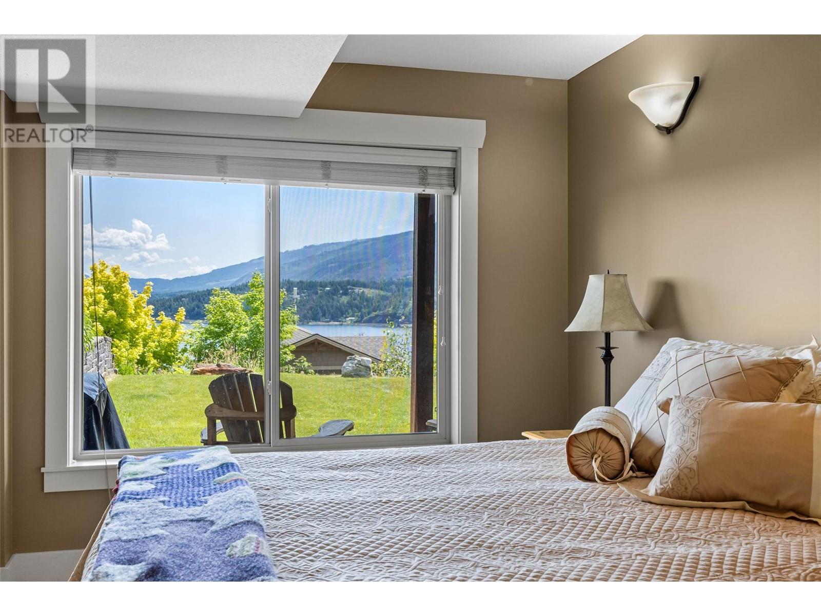 2633 Squilax Anglemont Road Unit# 198, Lee Creek, BC - Indoor Photo Showing Bedroom