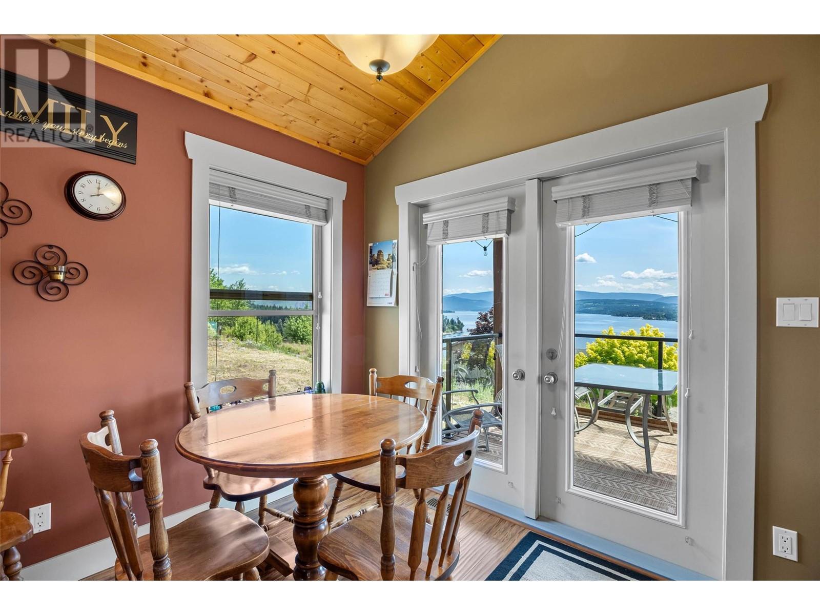 2633 Squilax Anglemont Road Unit# 198, Lee Creek, BC - Indoor Photo Showing Dining Room