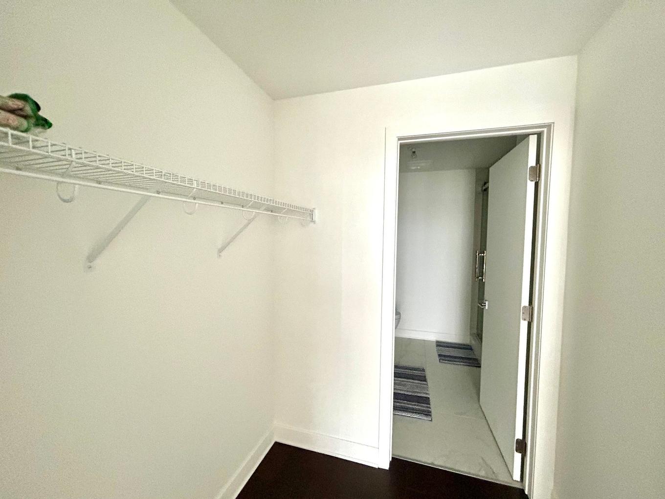 Walk-in closet - 515-5905 Boul. Du Quartier, Brossard, QC - Indoor With Storage