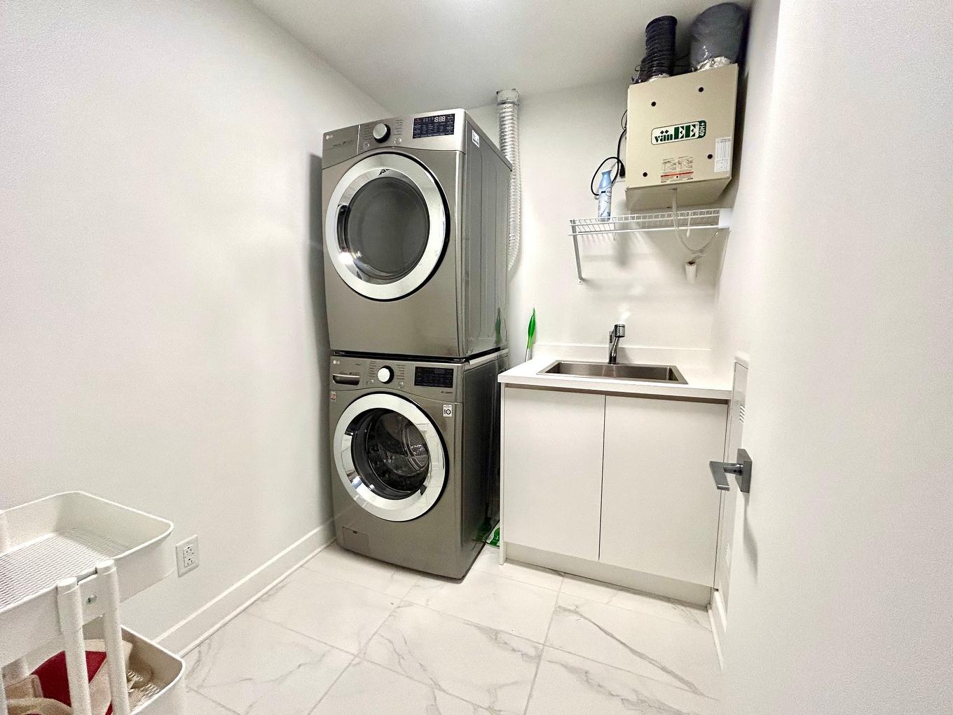 Laundry room - 515-5905 Boul. Du Quartier, Brossard, QC - Indoor Photo Showing Laundry Room