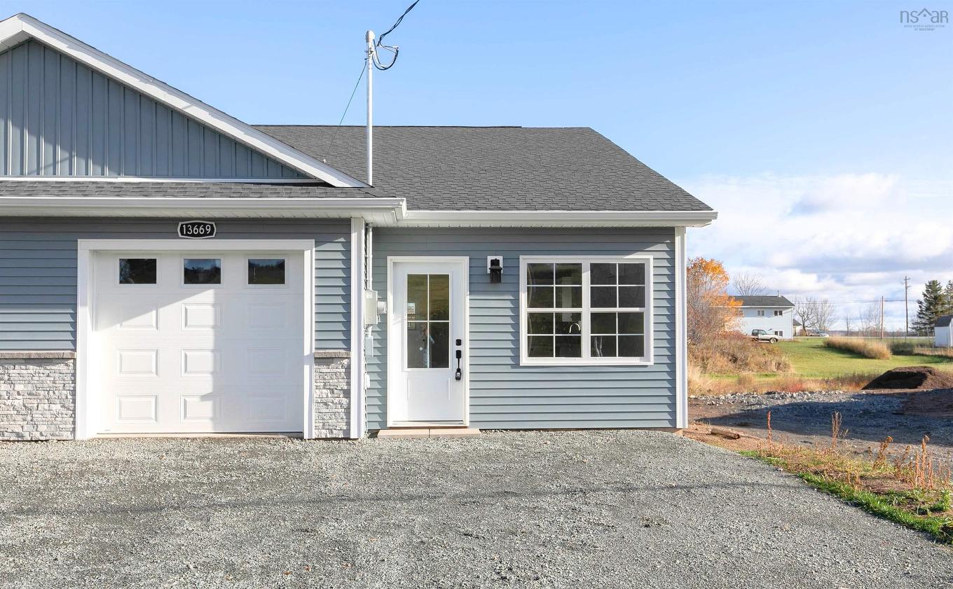 13669 Highway #1, Hants Border, NS