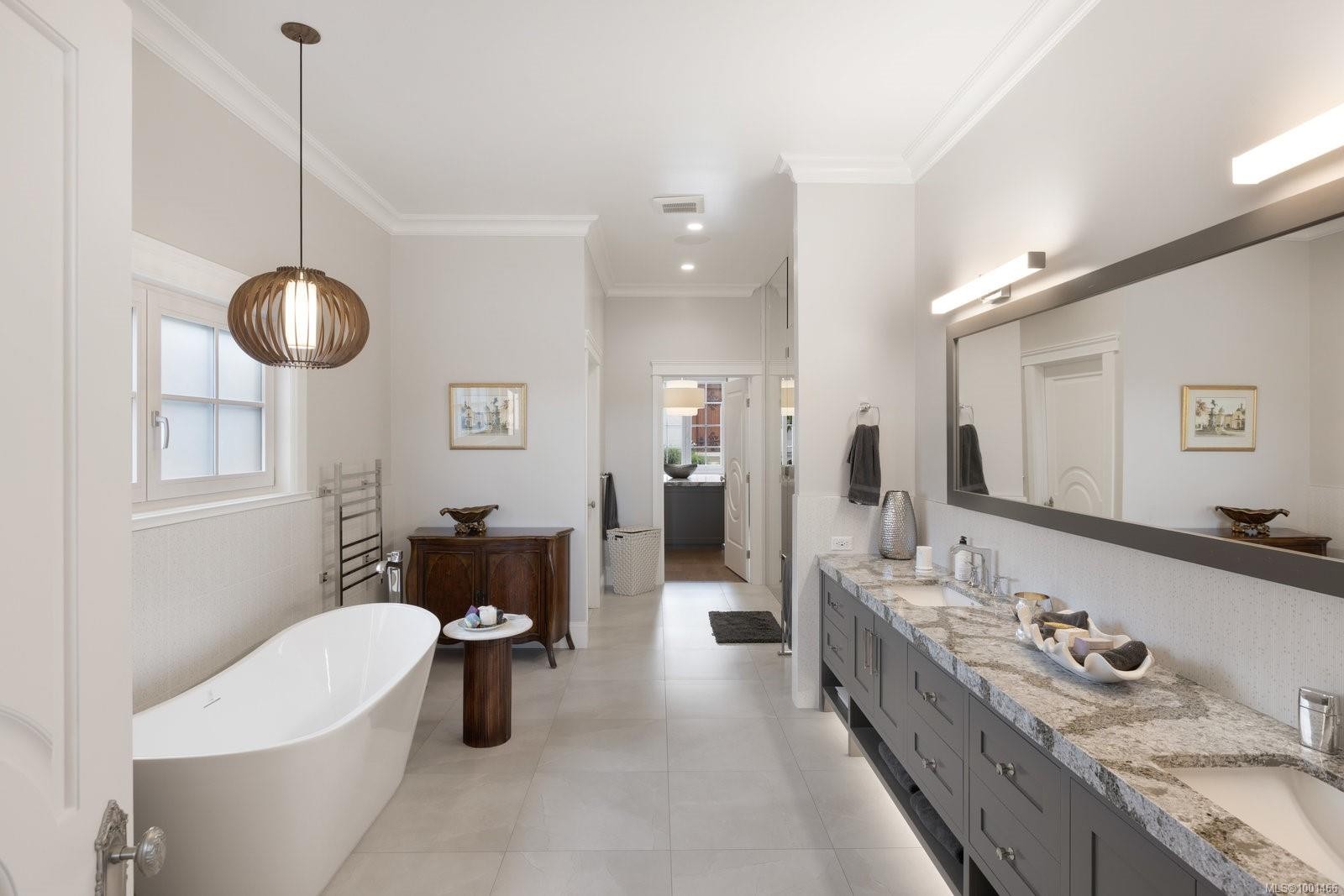 10865 Fernie Wynd Rd, North Saanich, BC