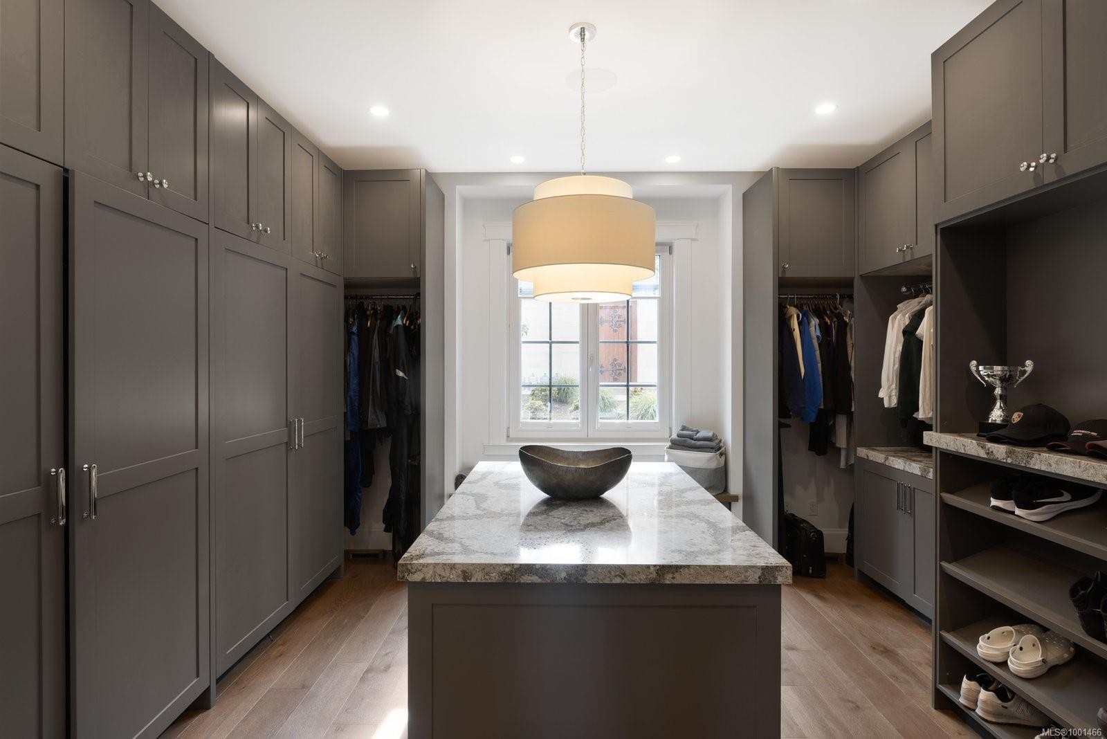 10865 Fernie Wynd Rd, North Saanich, BC