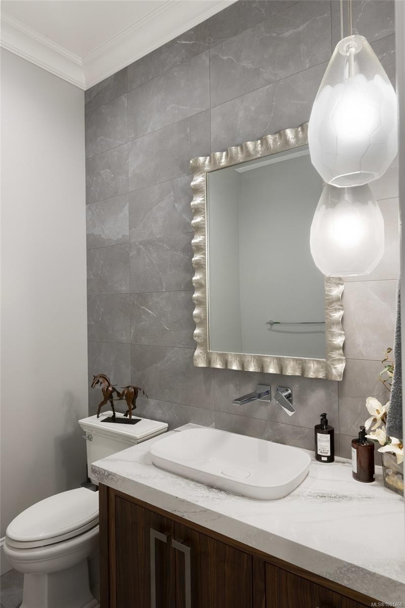 10865 Fernie Wynd Rd, North Saanich, BC