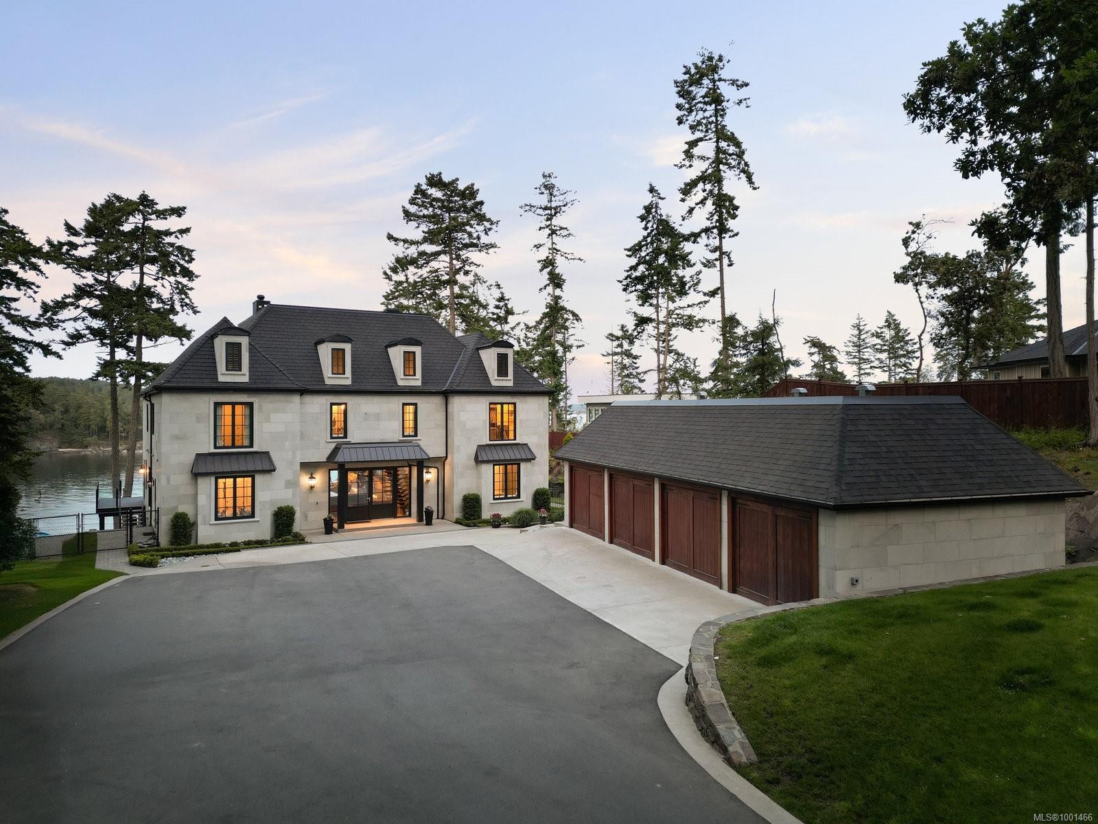 10865 Fernie Wynd Rd, North Saanich, BC