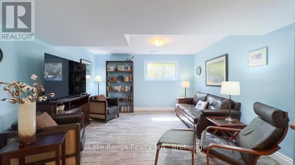 201 Shadywood Crescent, Huron-Kinloss, ON - Indoor Photo Showing Living Room