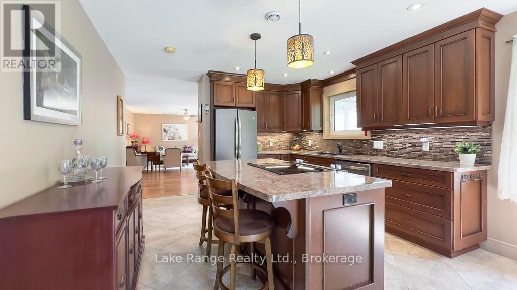 201 Shadywood Crescent, Huron-Kinloss, ON - Indoor Photo Showing Kitchen With Upgraded Kitchen