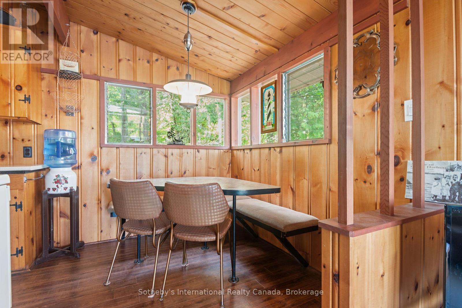 5096 Island 865, Georgian Bay (Baxter), ON - Indoor Photo Showing Dining Room