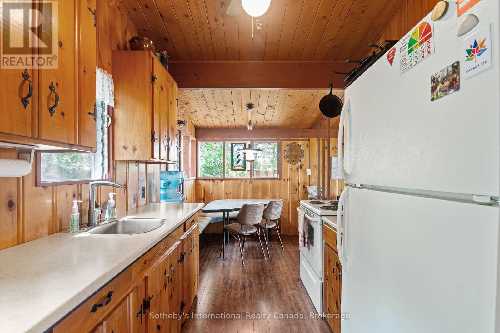 5096 Island 865, Georgian Bay (Baxter), ON - Indoor Photo Showing Kitchen