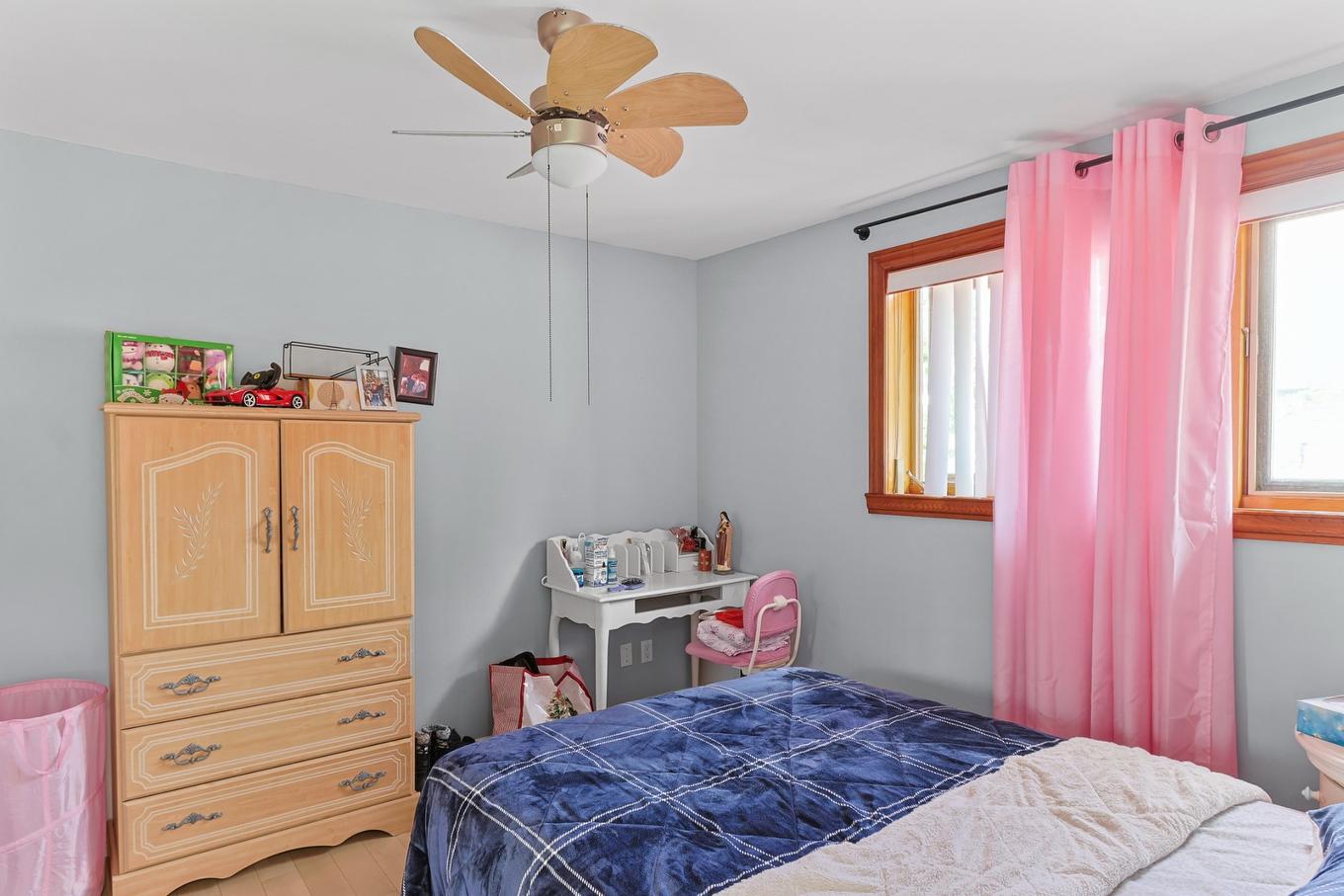 Bedroom - 857 - 859 Rue St-Clément, Mercier, QC - Indoor Photo Showing Bedroom