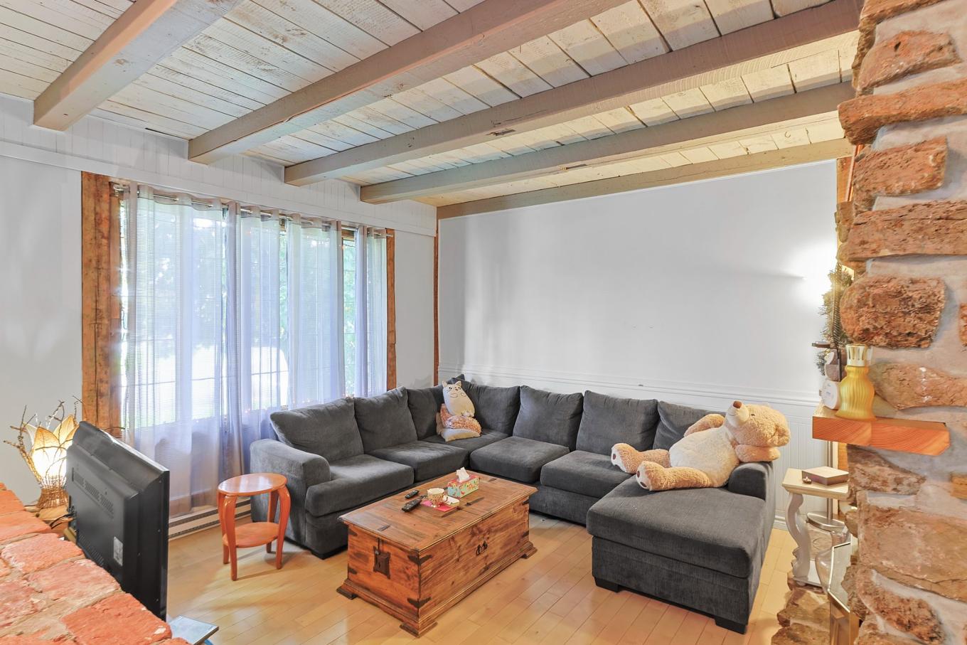 Living room - 857 - 859 Rue St-Clément, Mercier, QC - Indoor Photo Showing Living Room