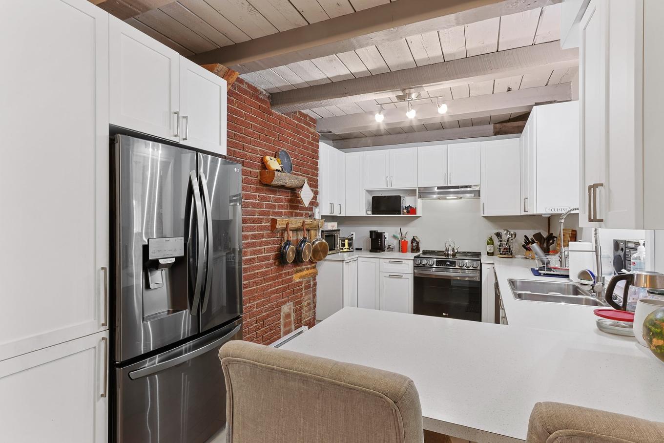 Kitchen - 857 - 859 Rue St-Clément, Mercier, QC - Indoor Photo Showing Kitchen With Double Sink