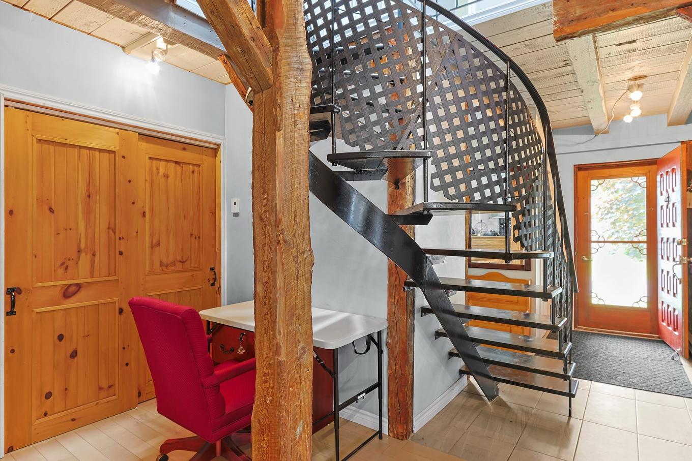 Passageway - 857 - 859 Rue St-Clément, Mercier, QC - Indoor Photo Showing Other Room