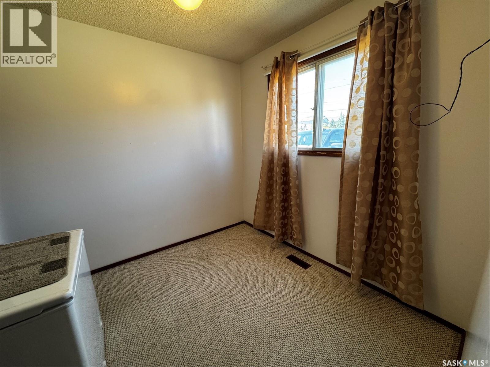 520 Bray Street E, Swift Current, SK - Indoor Photo Showing Other Room