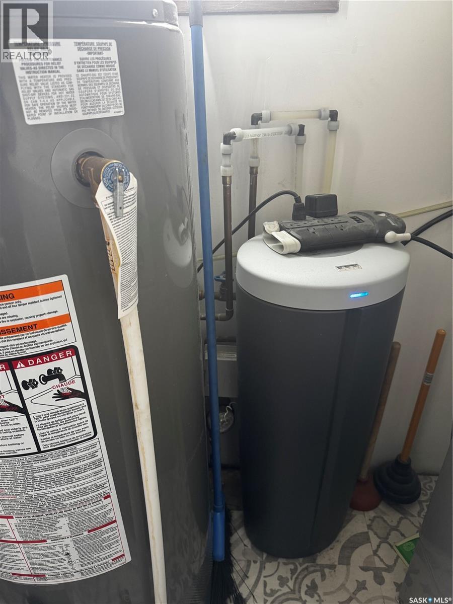 520 Bray Street E, Swift Current, SK - Indoor