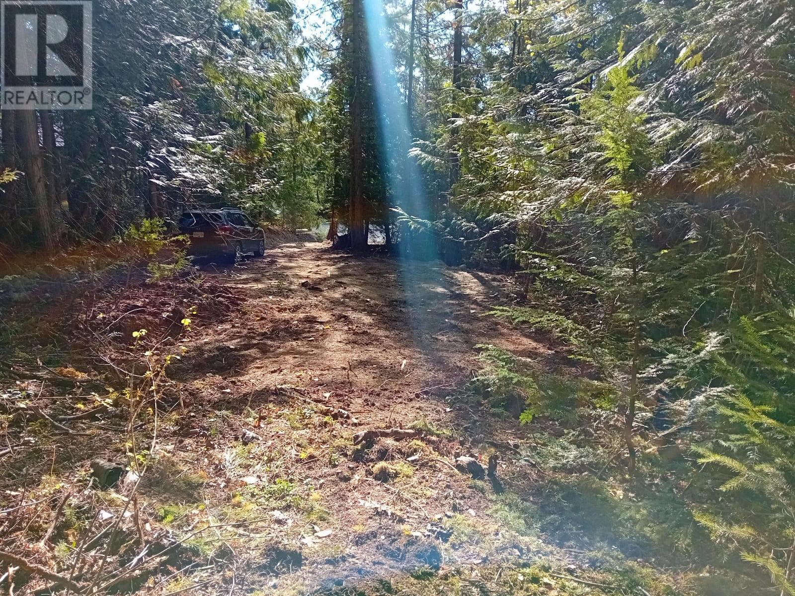 372 Aspen Road, Anglemont, BC