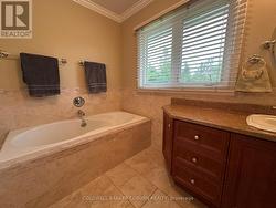 Soaker tub -
