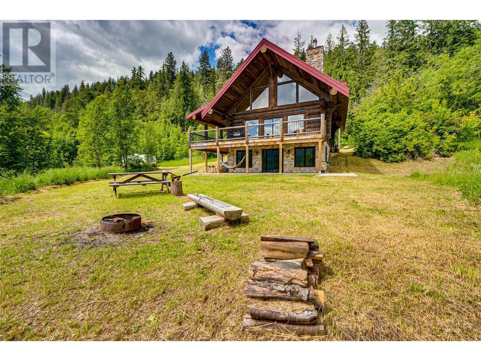 682 Lower Inonoaklin Road, Edgewood, BC - Outdoor
