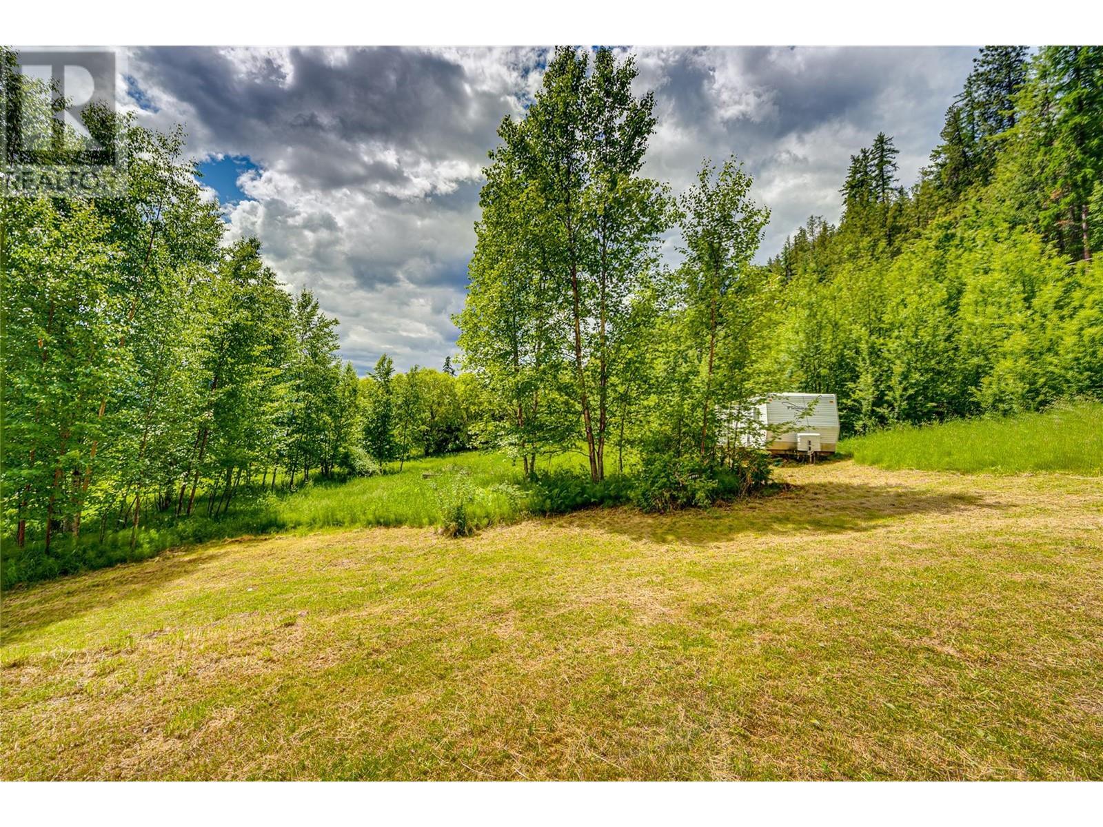682 Lower Inonoaklin Road, Edgewood, BC - Outdoor