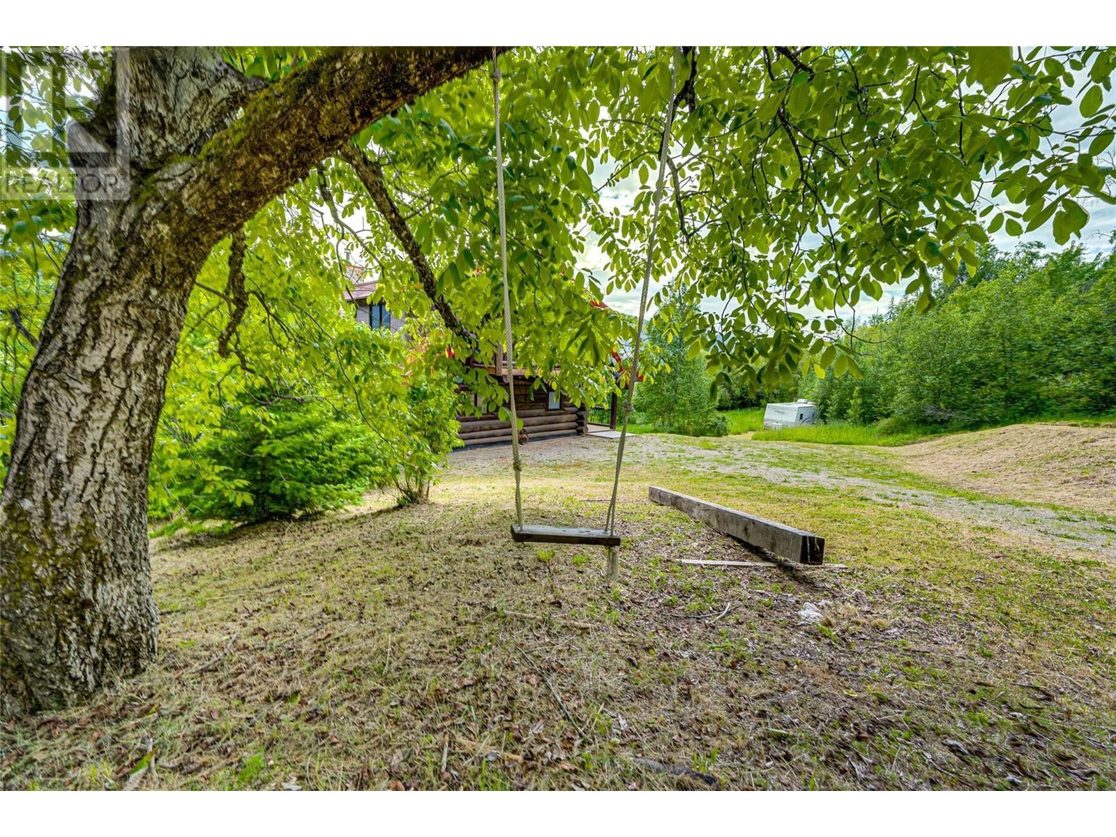 682 Lower Inonoaklin Road, Edgewood, BC - Outdoor