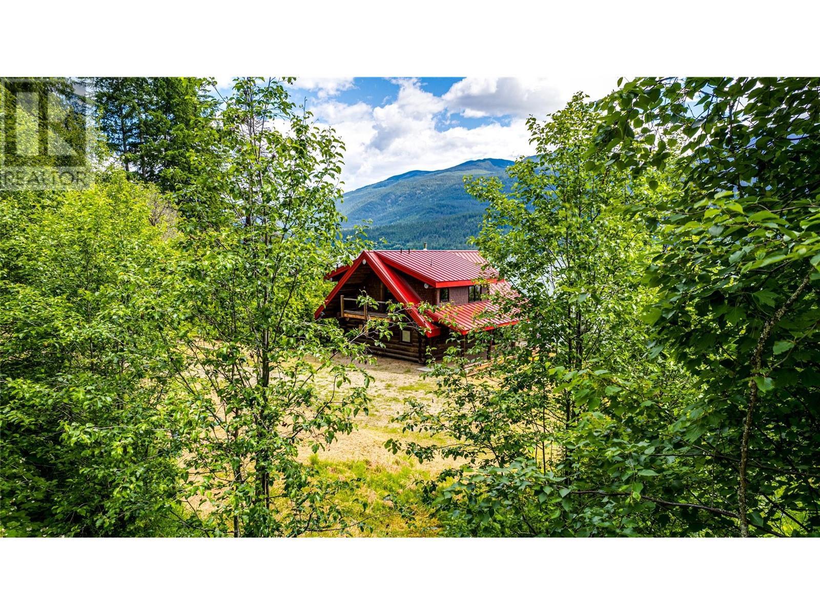 682 Lower Inonoaklin Road, Edgewood, BC - Outdoor