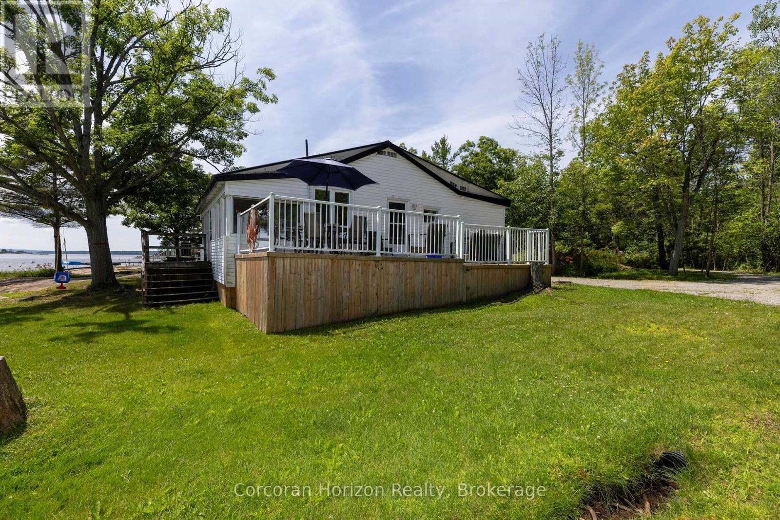 68 Wolverine Beach Rd, Georgian Bay (Baxter), ON - Outdoor With Deck Patio Veranda