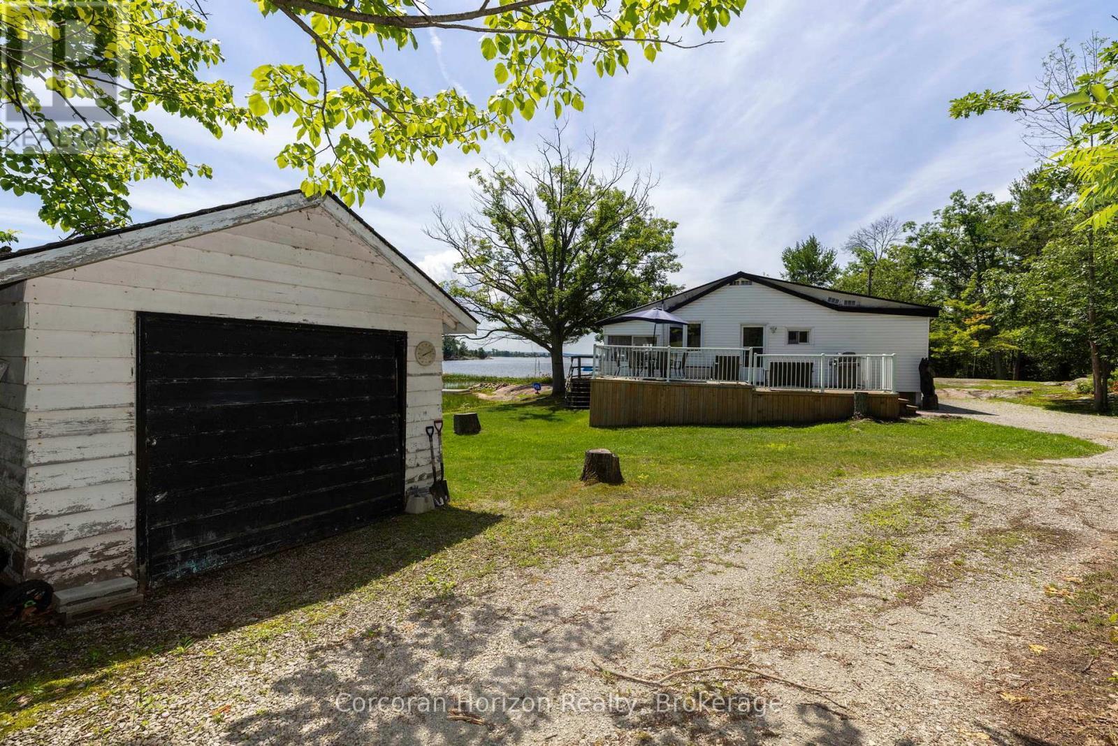 68 Wolverine Beach Rd, Georgian Bay (Baxter), ON - Outdoor With Deck Patio Veranda